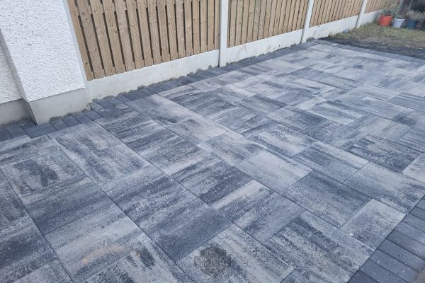 Our patio team working in Pullough