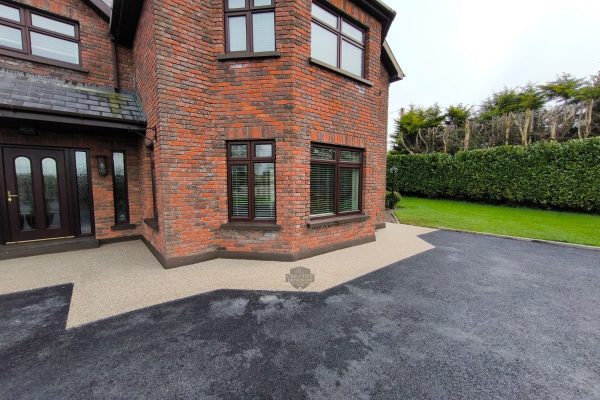 Resin driveway surfacing in Blue Ball