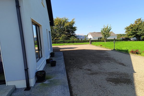 Laying a tar and chip driveway in Banagher