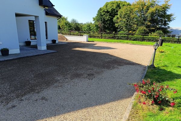 Laying a tar and chip driveway in Clonygowan