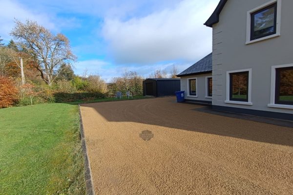 Laying a tar and chip driveway in Moneygall