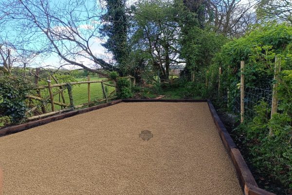 Laying a tar and chip driveway in Shannonbridge