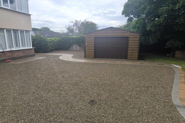 Laying a tar and chip driveway in Tullamore