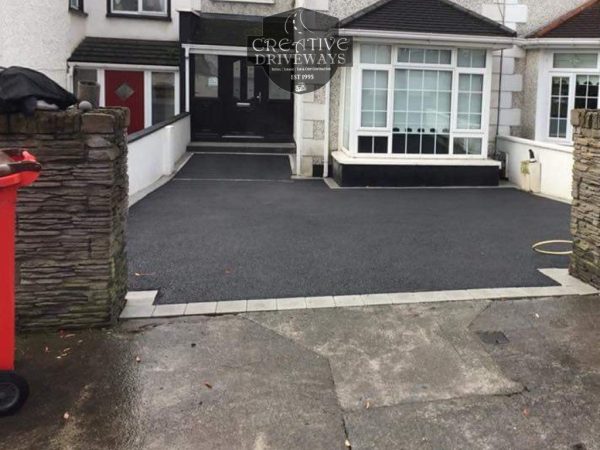Tarmacadam installation in Kinnitty